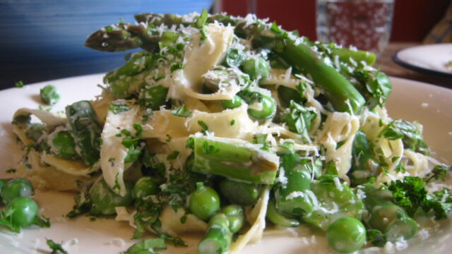 Tagliatelle with broad beans, asparagus and peas; an illustration, not taken at Cardinale.